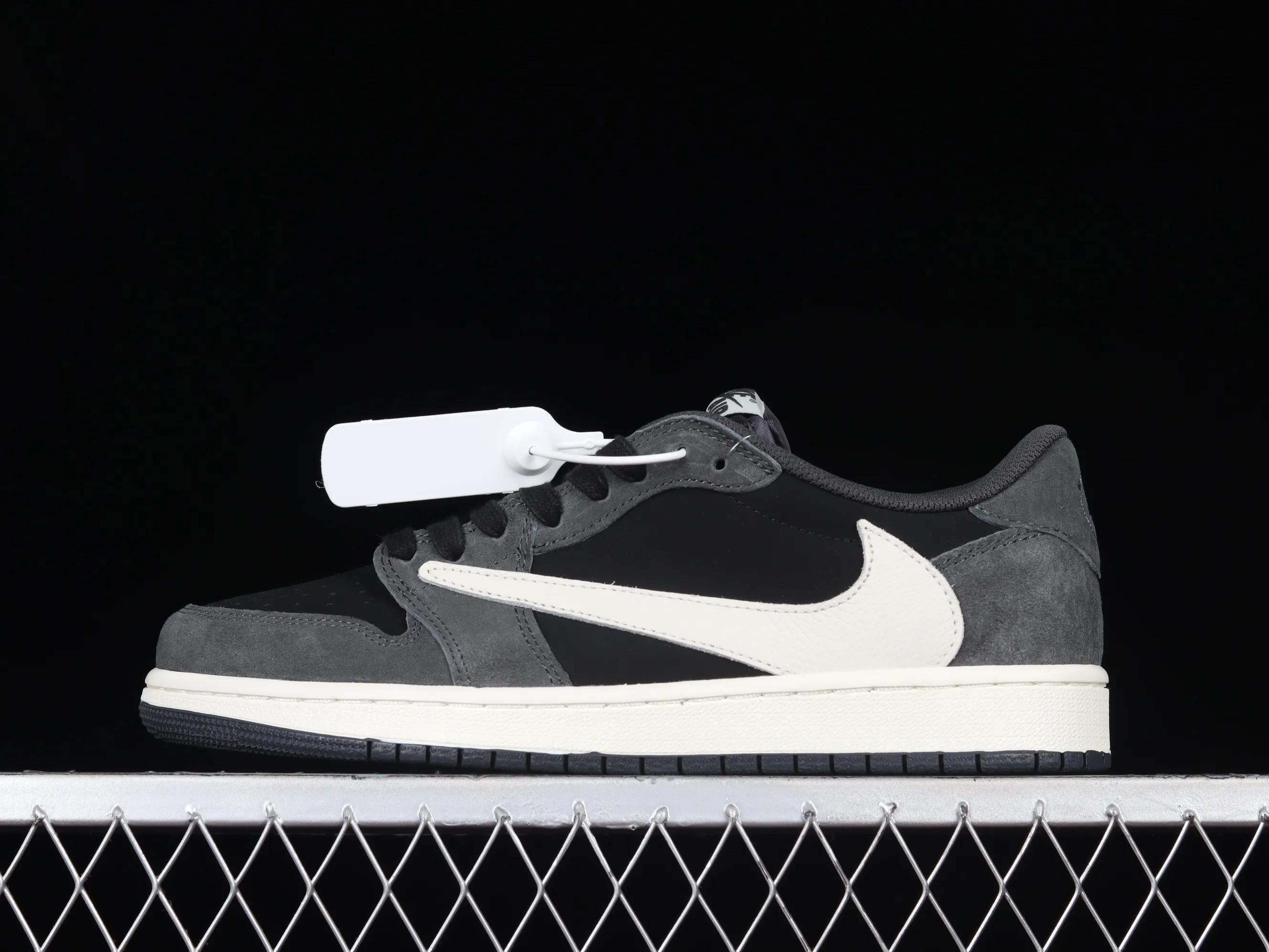 All Categories Air Jordan Jordan Series Basketball Shoes Air Jordan 1 Low Travis Scott x Air Jordan 1 Low "Black Phantom" AJ1 Joe 1 Overhook Black Phantom DM7866-001